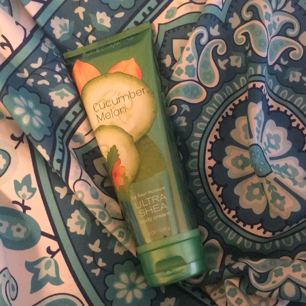 Bath and body works cucumber melon lotion